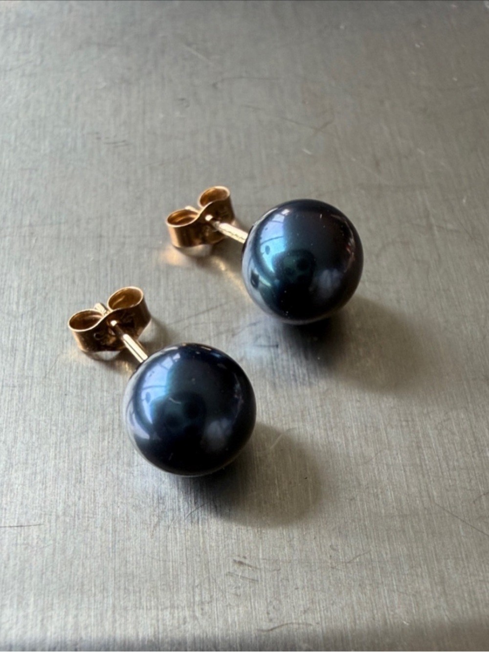 Solid 14K gold stud earrings with natural pearls, Black Tahitian Peacock (?)